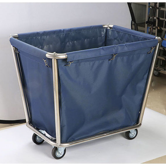 Xe dọn đồ dơ, chăn ga gối khách sạn